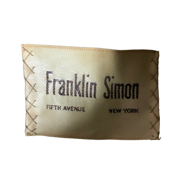 Ladies Fur Stole by Franklin Simon NY Fifth Ave. Size s/m - Picture 7 of 11